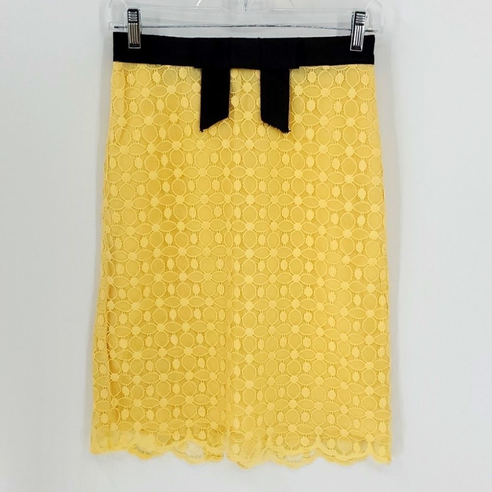 Milly of NY. Yellow skirt Y2K black‎ band. Lace. Size 2 very flattering styl…